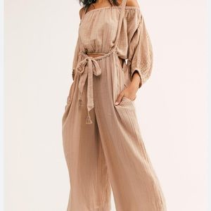 Free people Ready to Escape Set